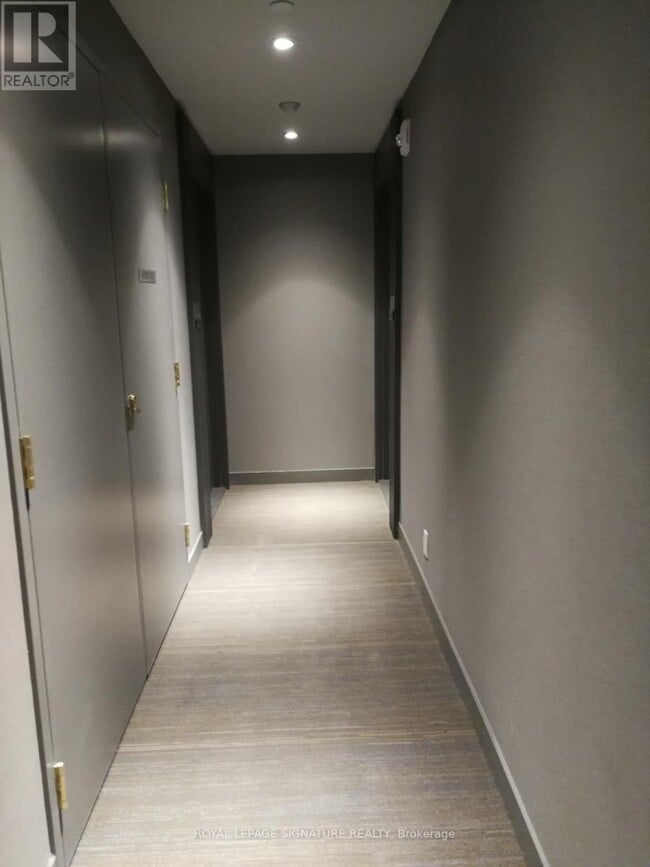 Photo du bâtiment - 5 Buttermill Ave.