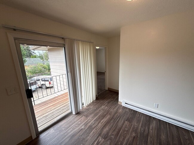 Building Photo - 3930 Iberis St NE