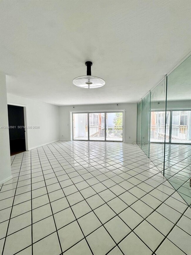 Building Photo - 2501 S Ocean Blvd