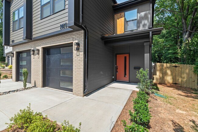 Foto del edificio - Stunning New Construction Townhome