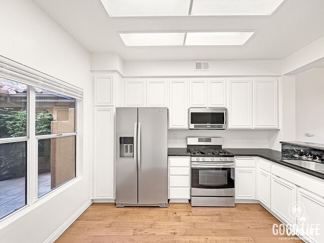 Foto del edificio - Modern Living with Clean Amenities