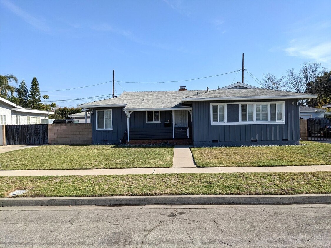 Primary Photo - 2450 Clark Avenue