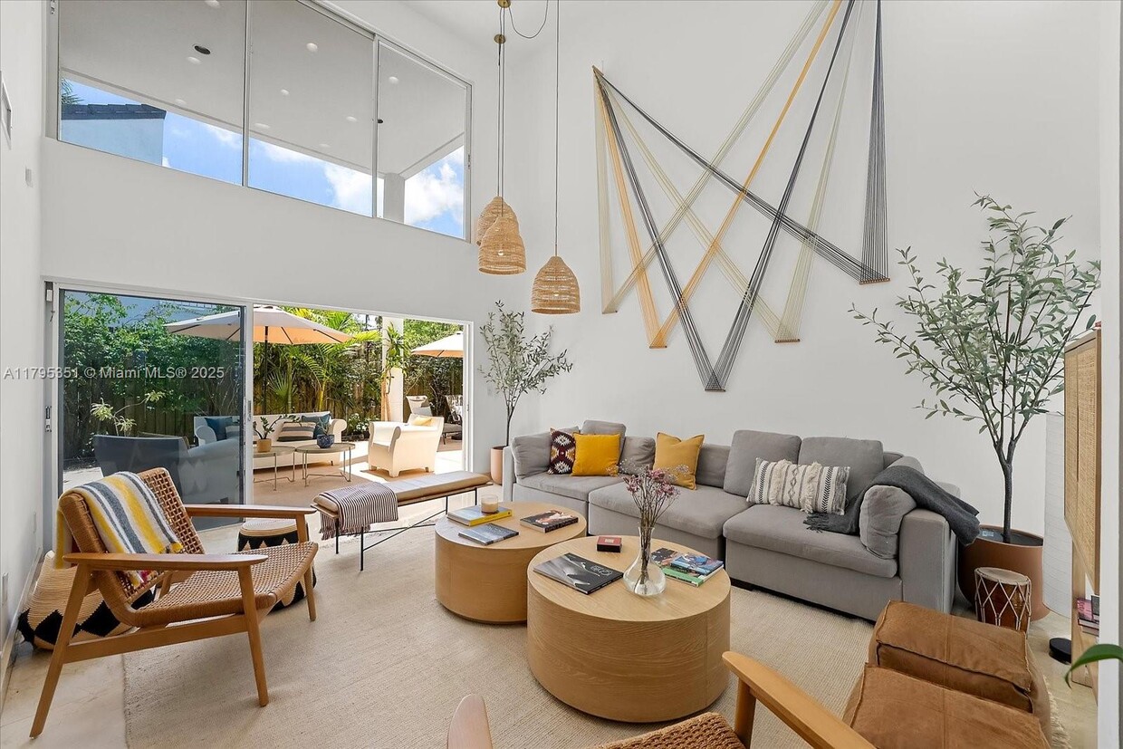 Foto principal - 2721 SW 22nd Ave