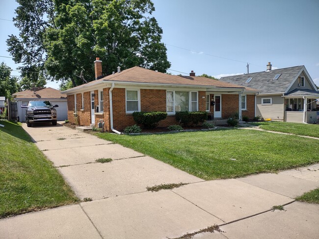 Building Photo - 2161 S 88th St