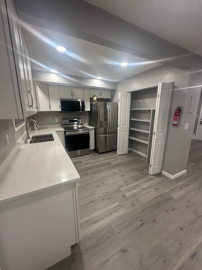 Foto del edificio - 1410 Juneau St