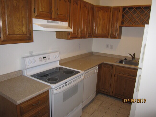 Building Photo - 58 Hemenway St