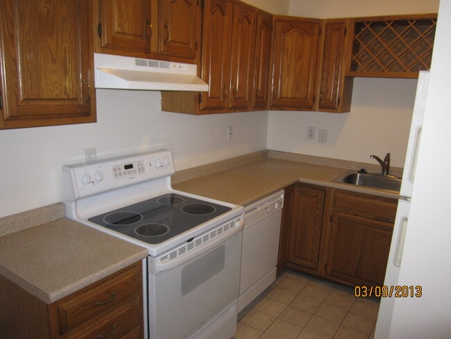 Building Photo - 58 Hemenway St