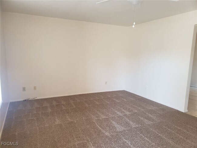 Foto del edificio - 622 SE 13th Ct