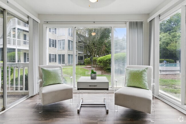 Sun Room - Birch Run Apartments