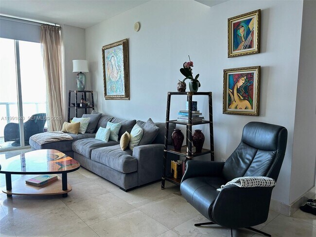 Foto del edificio - 218 SE 14th St