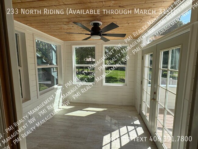 Foto del edificio - 233 N Riding