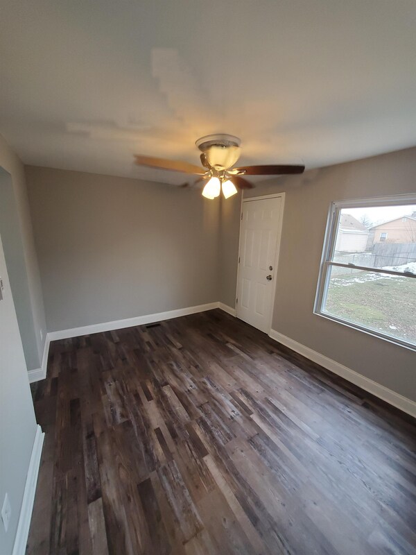 Foto del edificio - 23337 Reynolds Ave