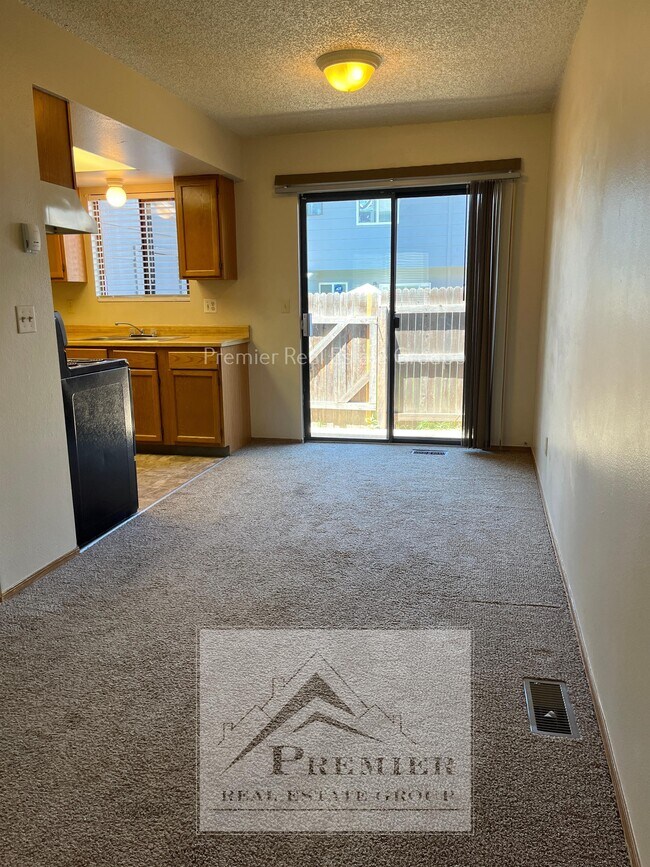 Foto del edificio - 1261 Soaring Eagle Dr