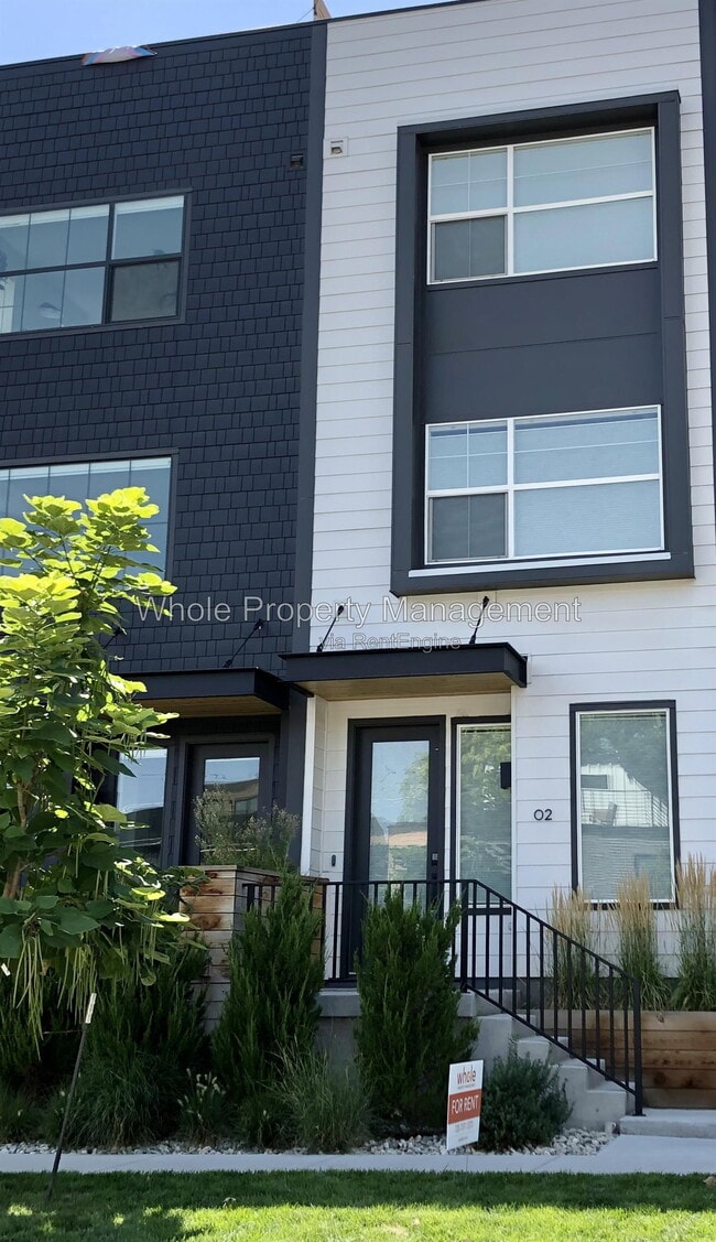 Building Photo - 3715 Jason St