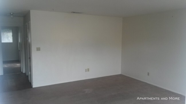 Foto del edificio - 611 Bracewood Cir