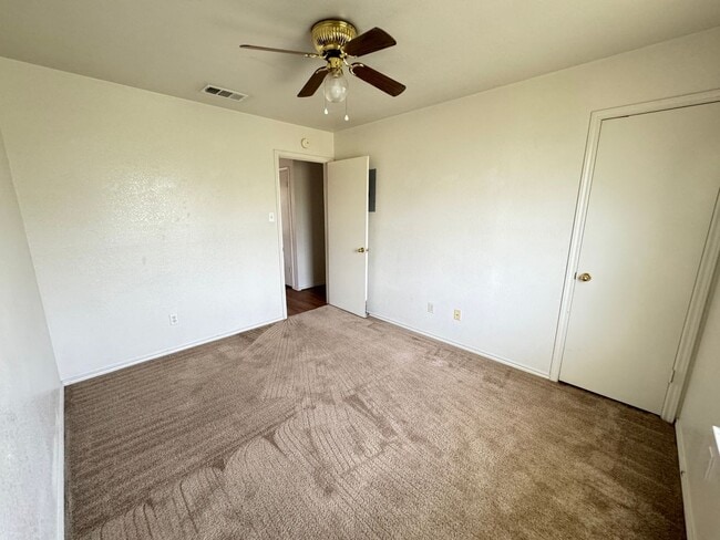 Building Photo - 1904 Windward Dr