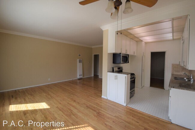 Building Photo - 3 br, 2 bath Apartment - 12427 Riverside D...