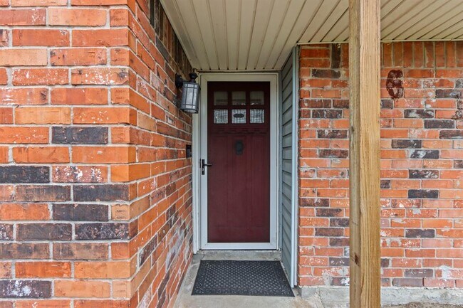 Foto del edificio - 6311 Bluestone Dr