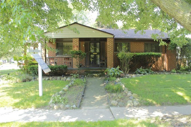 Building Photo - 1375 Ridge Rd S