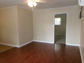 Building Photo - 6218 Blynn Dr