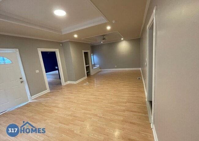 Building Photo - Completely renovated 2 bedroom 1 bath Dupl...