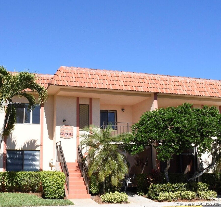 369 Lakeview Dr Unit 204, Weston, FL 33326 Condo for Rent in Weston