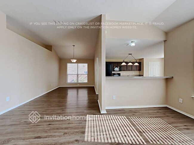 Foto del edificio - 905 Hidden Oaks Dr
