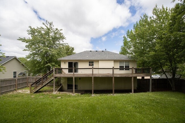 Building Photo - 3 Bed 3 Bath Home