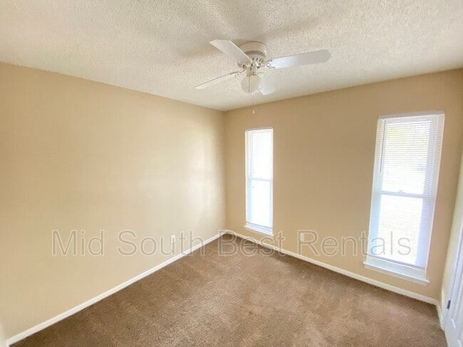 Building Photo - 4386 Davidcrest Dr