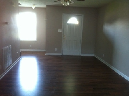 Foto del edificio - Available Now