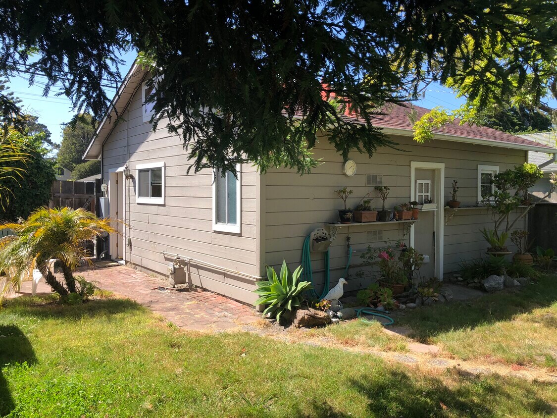 618 19th St, Pacific Grove, CA 93950 House Rental in Pacific Grove