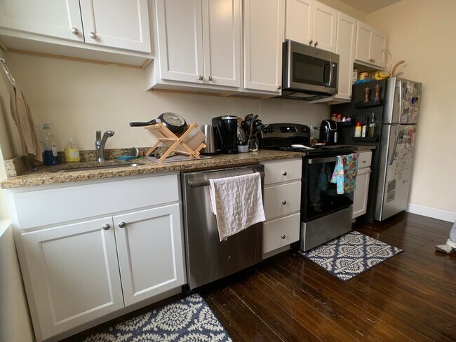 Foto del edificio - 92 University Rd