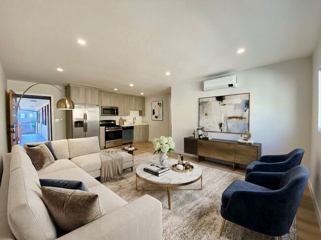 Building Photo - 3207 W 3rd St