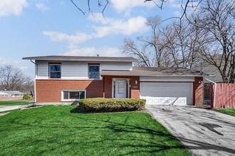 Building Photo - 548 Regent Rd