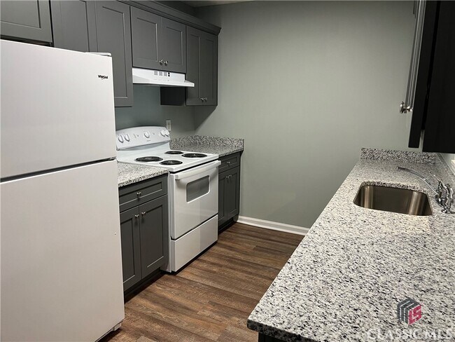 Foto del edificio - 206 Lavender Lakes Dr