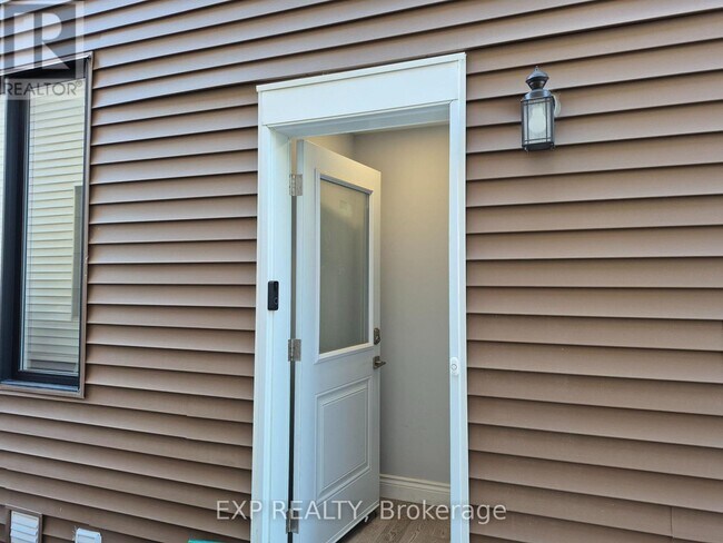 Building Photo - 708 Perseus Ave