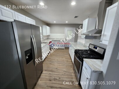 Foto del edificio - 112 Bluebonnet Rd