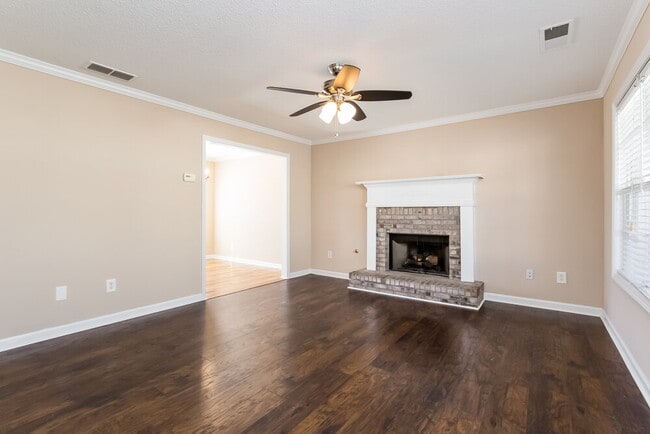 Building Photo - 212 Greystone Cir