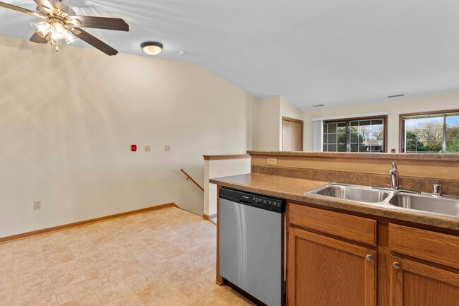 Building Photo - West Ridge Luxury Apartments