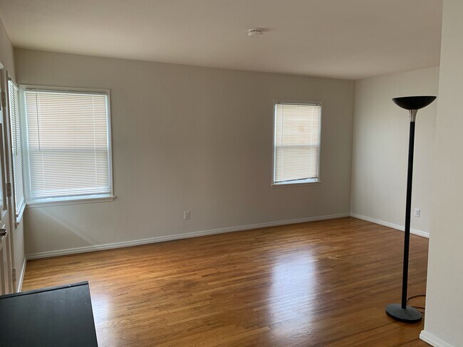 Entry/Living Areas - 2240 Granada Ave