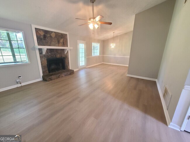 Foto del edificio - 2652 Creek Hollow Dr