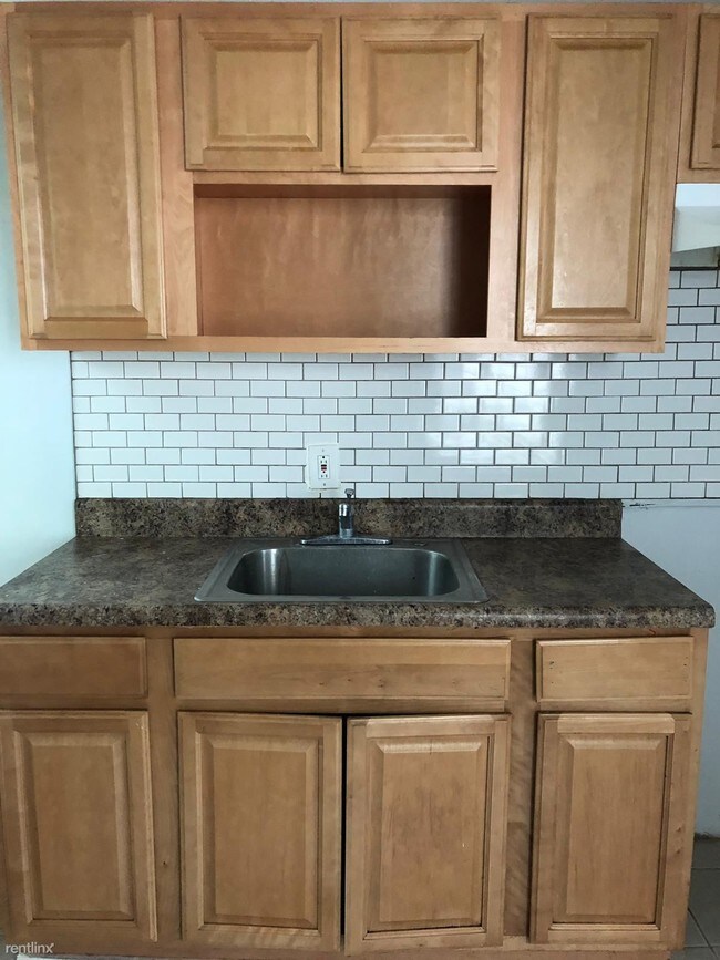 Building Photo - 4 br, 1 bath  - 369 Shelton Ave Fl 2
