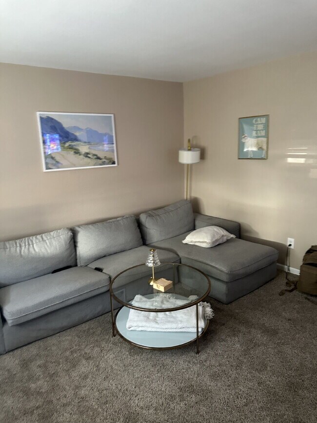 Foto del edificio - 1700 Erin Ct