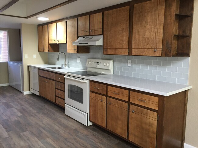 Kitchen - 130 Castle Rock Rd