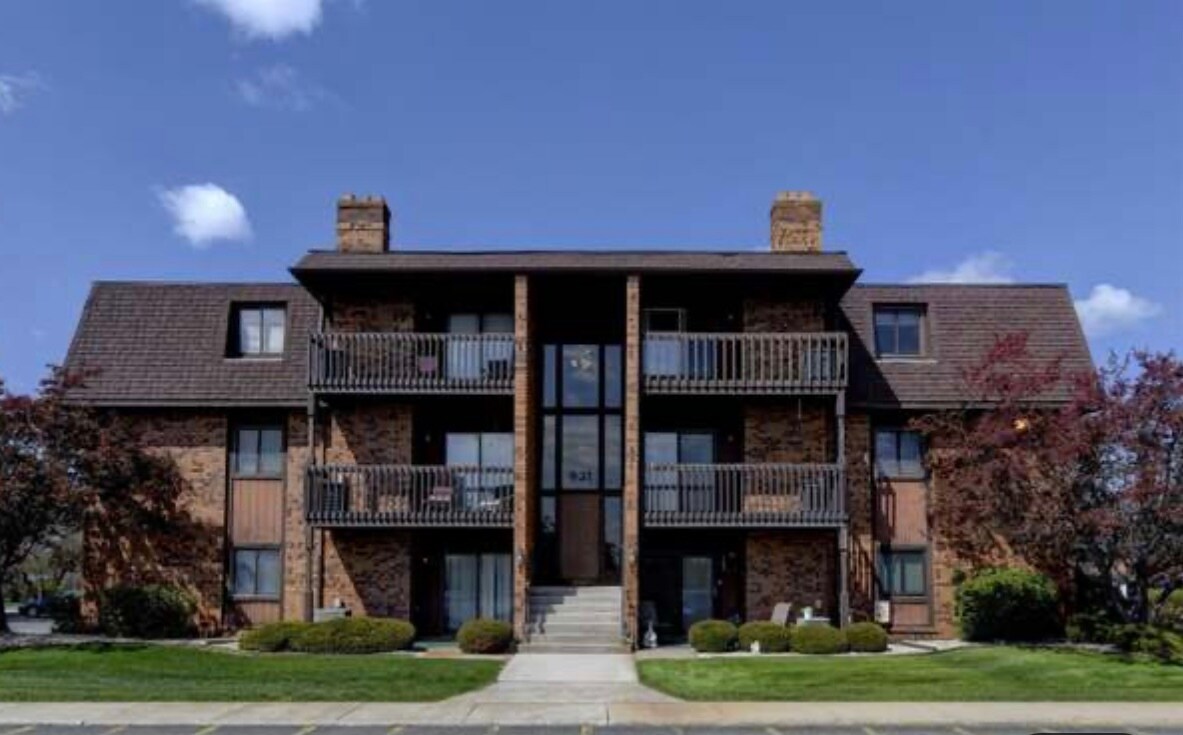 931 W Glen Park Ave Unit 205, Griffith, IN 46319 Condo for Rent in Griffith, IN
