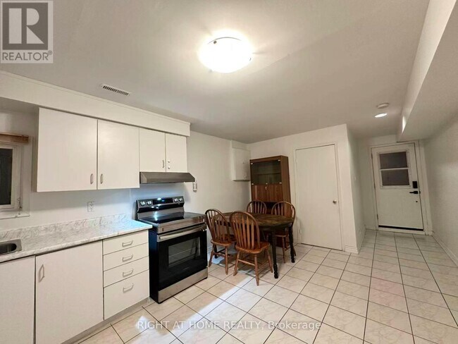 Photo du bâtiment - 4125 Bishopstoke Ln