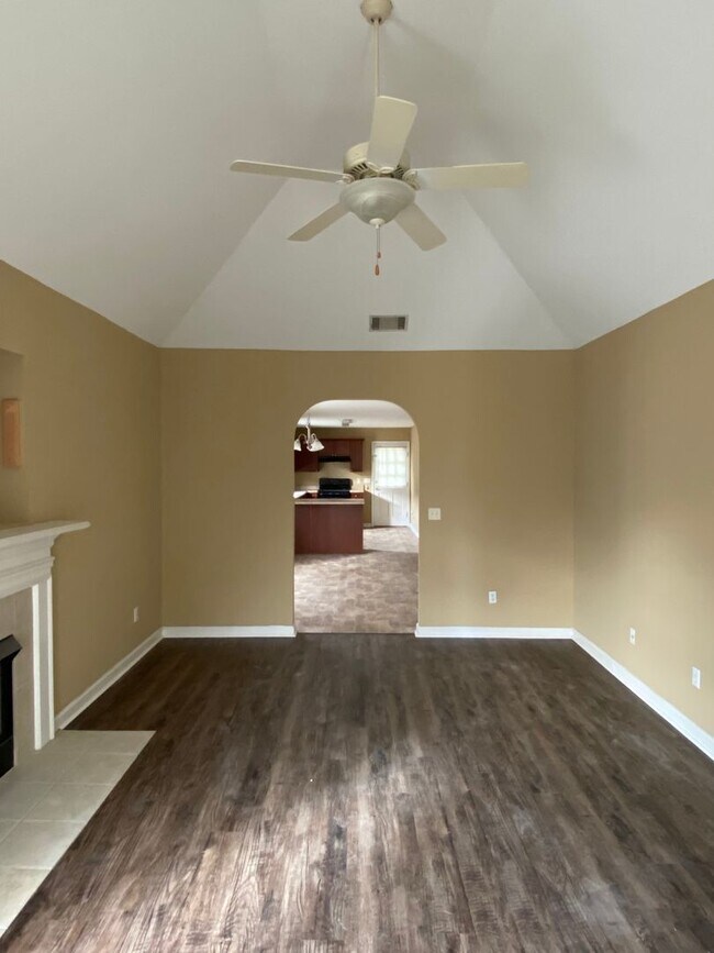 Foto del edificio - Home for rent in Pell City! Available to v...