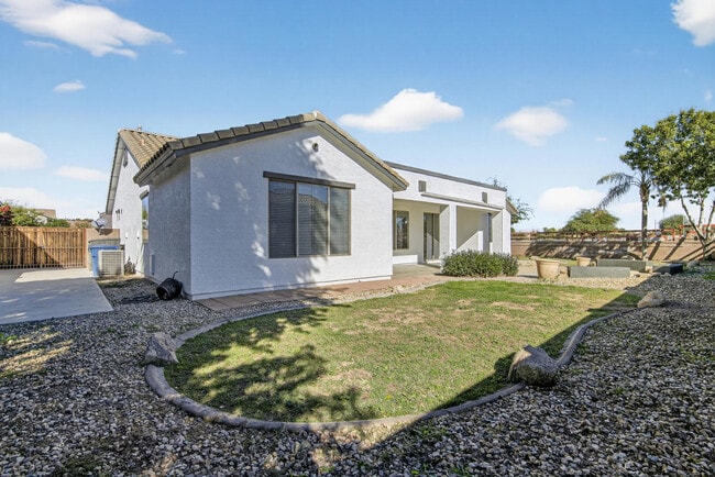 Building Photo - 18711 E Raven Dr