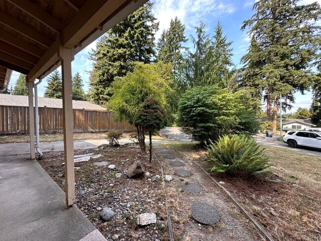 Building Photo - 3bd/1ba Redmond Home