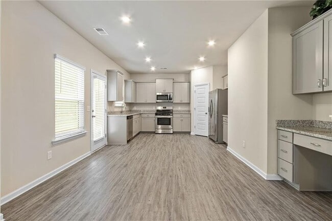 Building Photo - 158 Malbone St SW